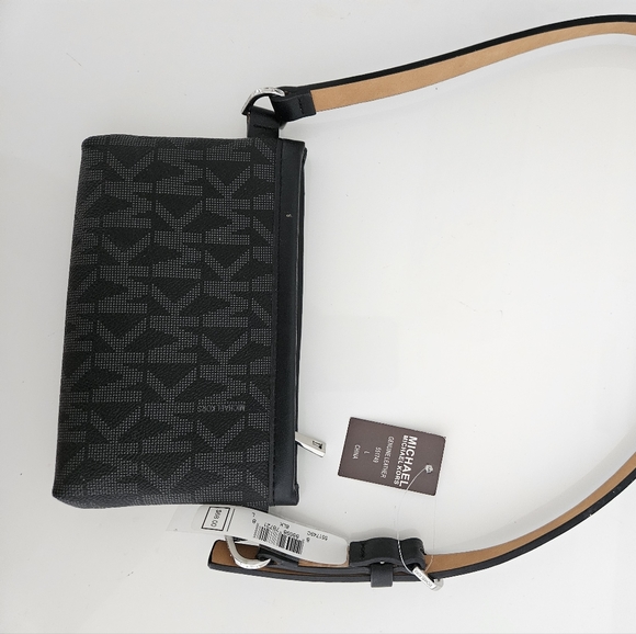 Michael Kors Fanny Pack Belt bag, Size L NWT - Picture 2 of 8